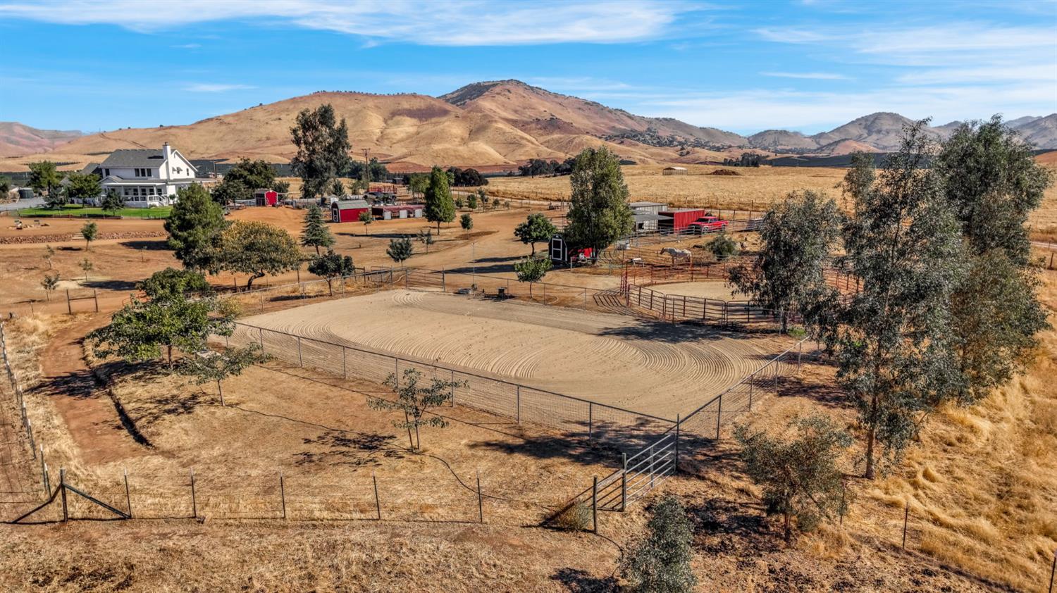 1969 Pederson Ave, Sanger, CA 93657