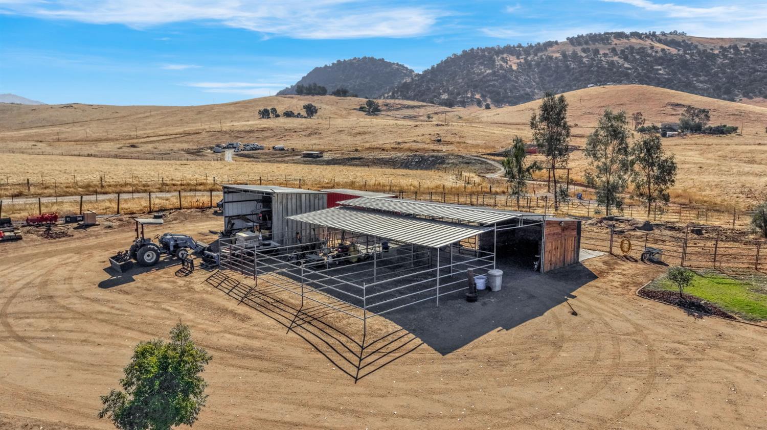 1969 Pederson Ave, Sanger, CA 93657
