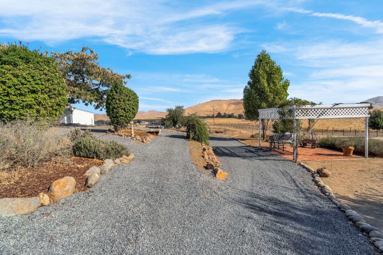 1969 Pederson Ave, Sanger, CA 93657