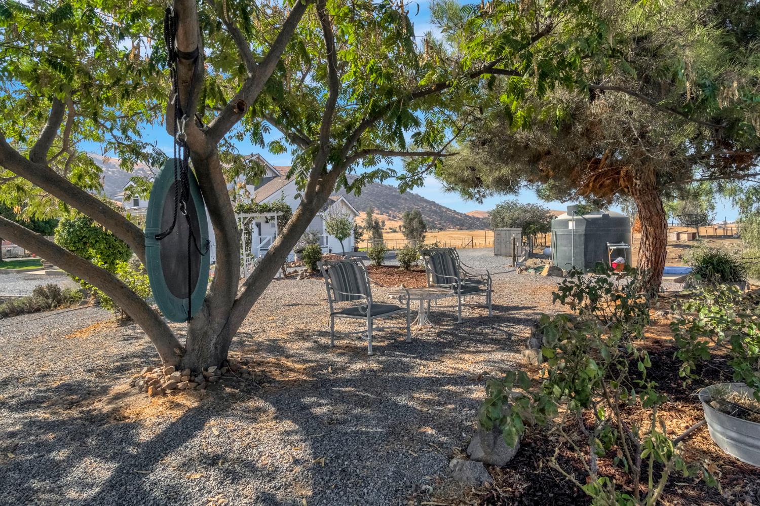 1969 Pederson Ave, Sanger, CA 93657