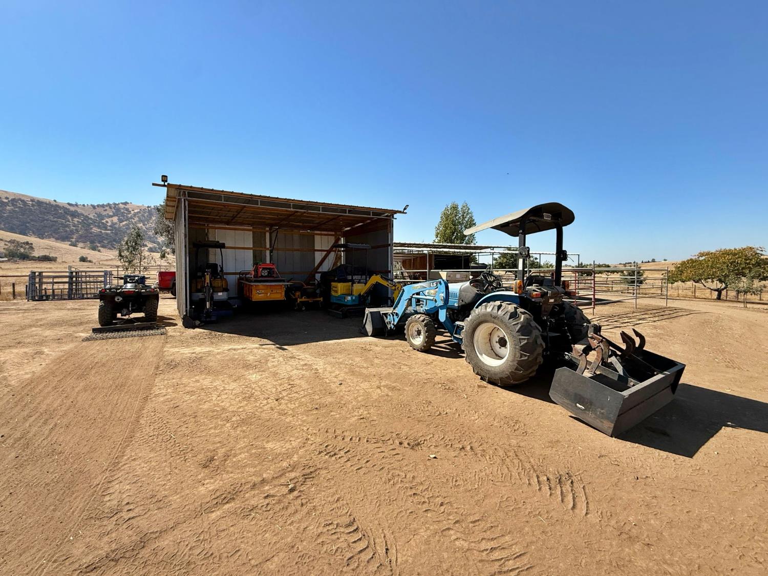 1969 Pederson Ave, Sanger, CA 93657