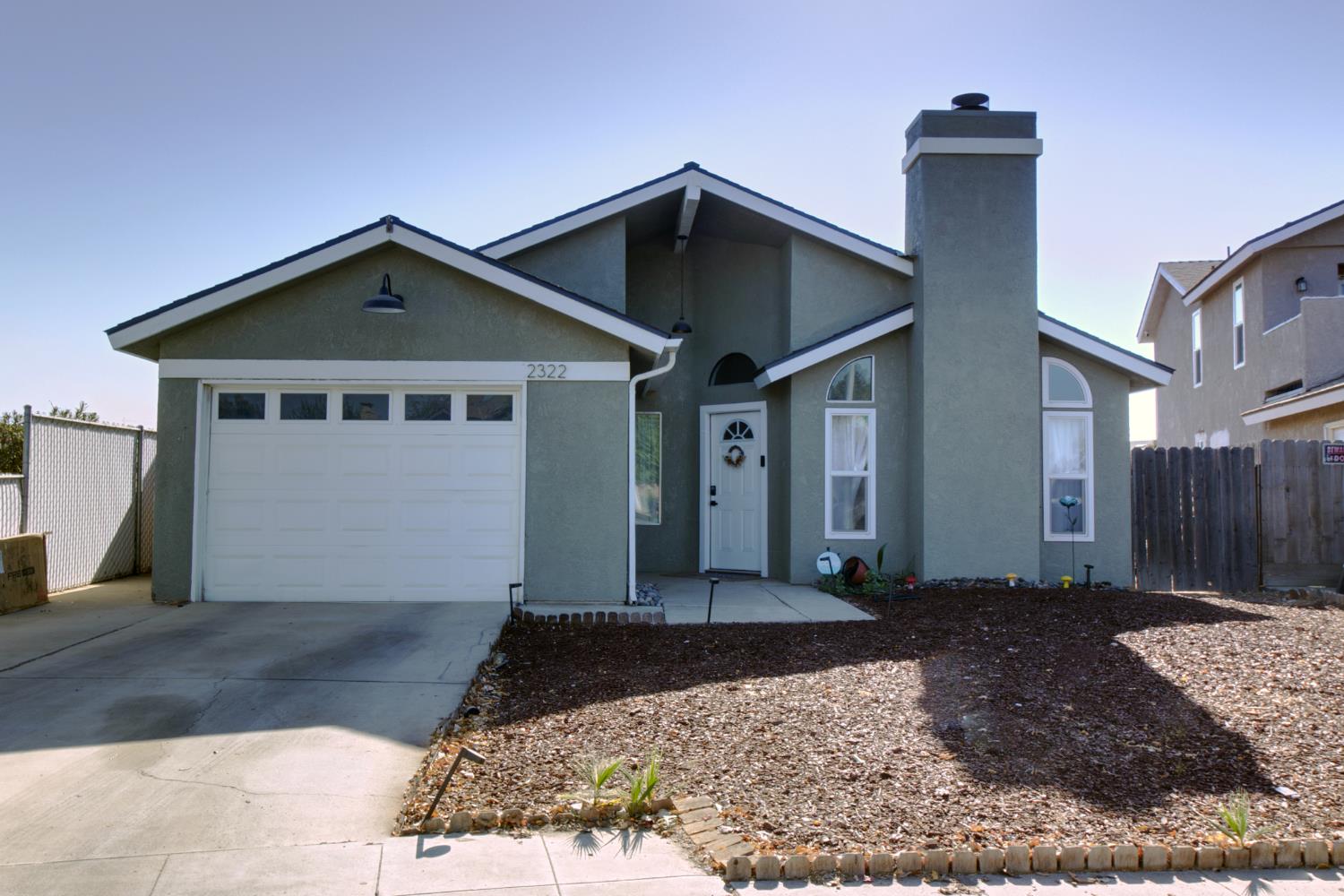2322 N Cecelia Ave, Fresno, CA 93722