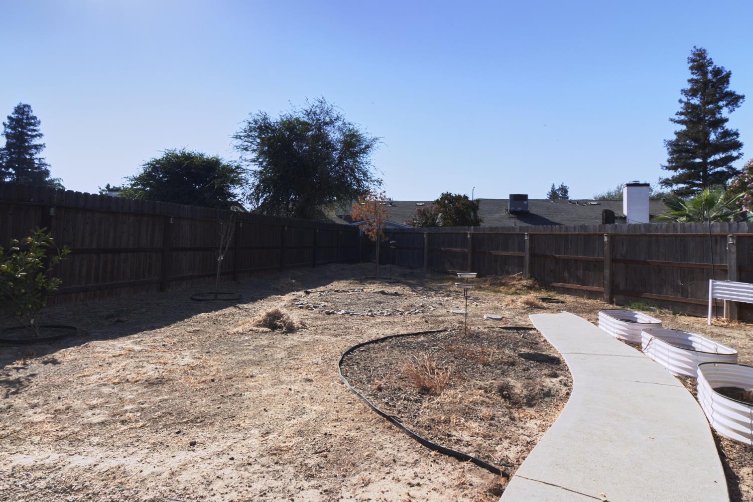 2322 N Cecelia Ave, Fresno, CA 93722