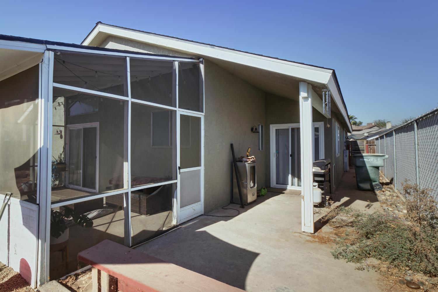 2322 N Cecelia Ave, Fresno, CA 93722