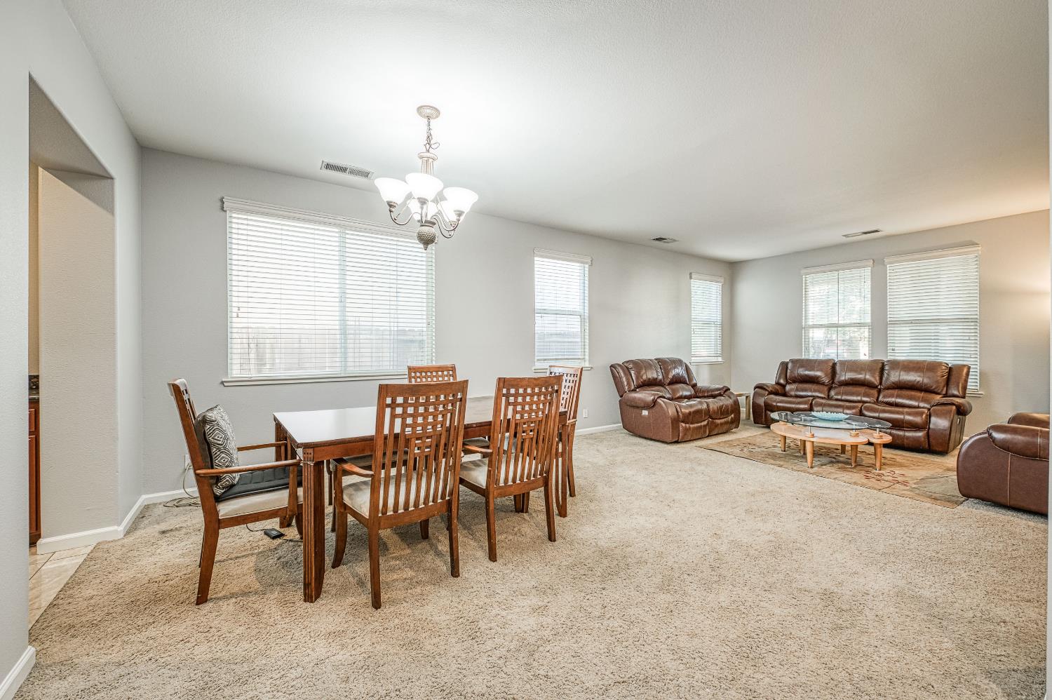 644 Serena Ave, Clovis, CA 93619
