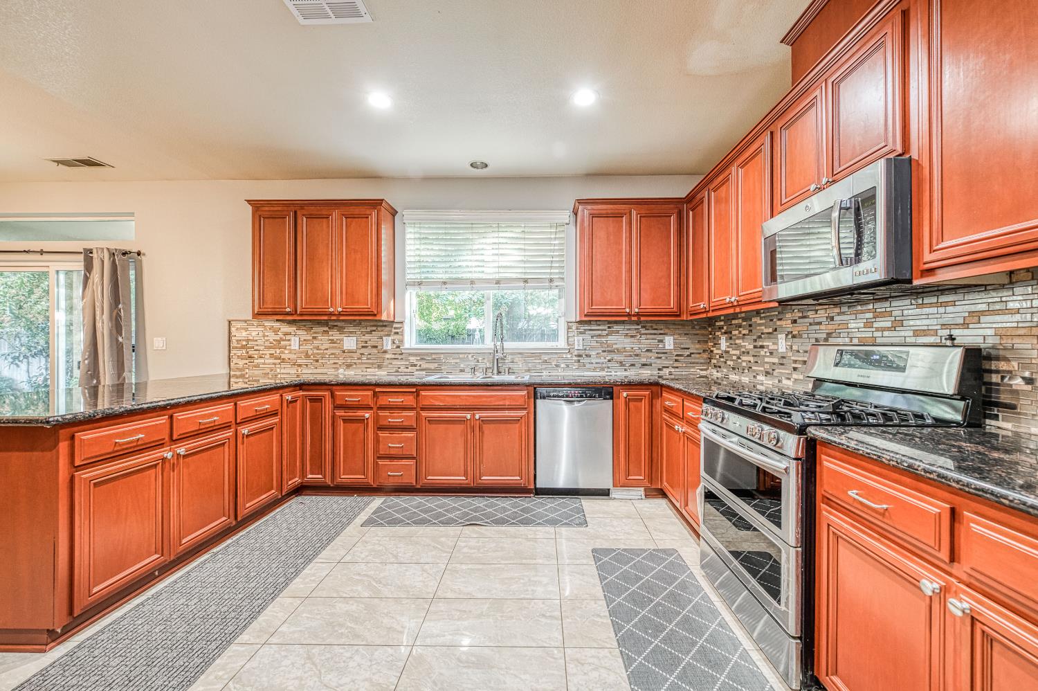 644 Serena Ave, Clovis, CA 93619