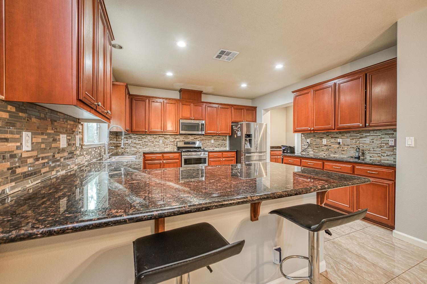 644 Serena Ave, Clovis, CA 93619