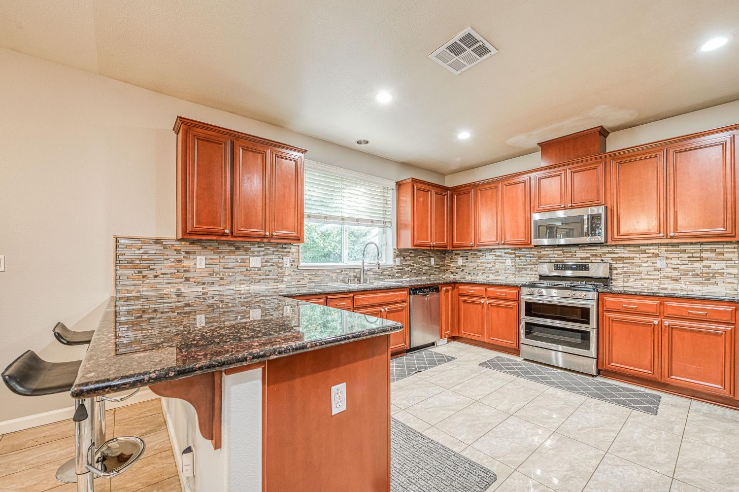 644 Serena Ave, Clovis, CA 93619