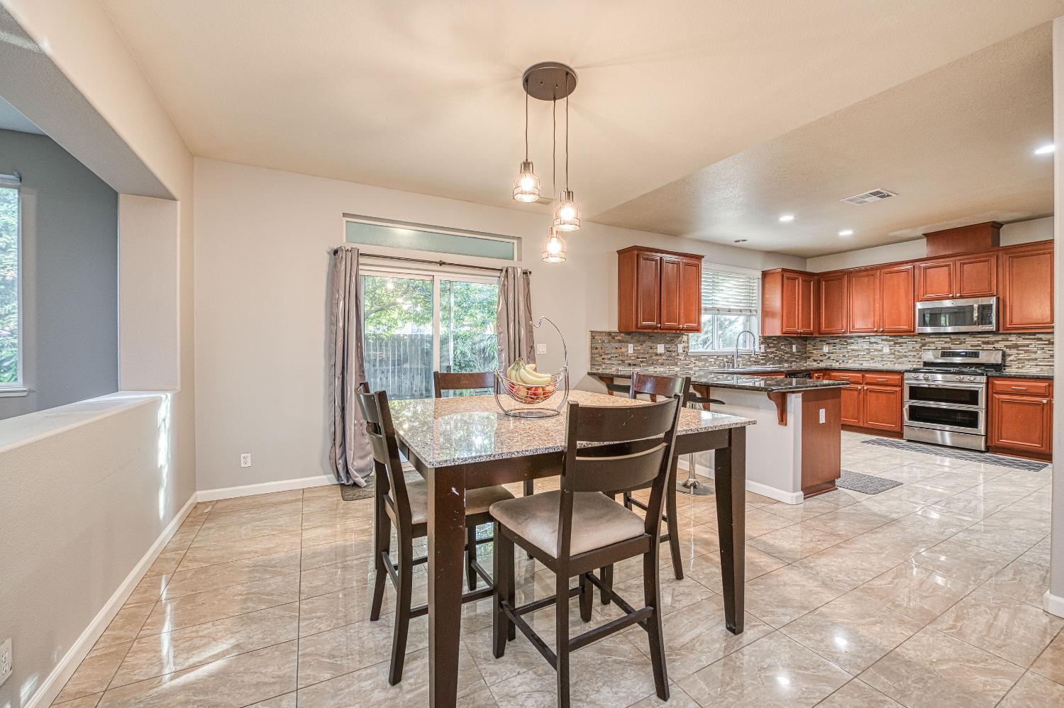 644 Serena Ave, Clovis, CA 93619