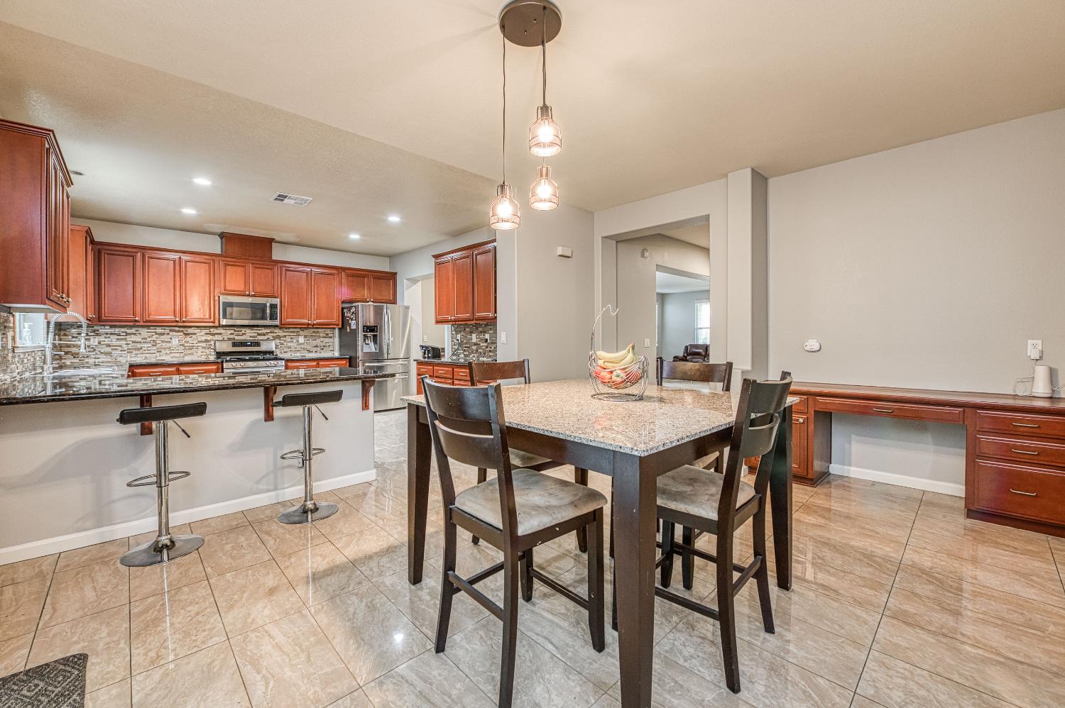 644 Serena Ave, Clovis, CA 93619