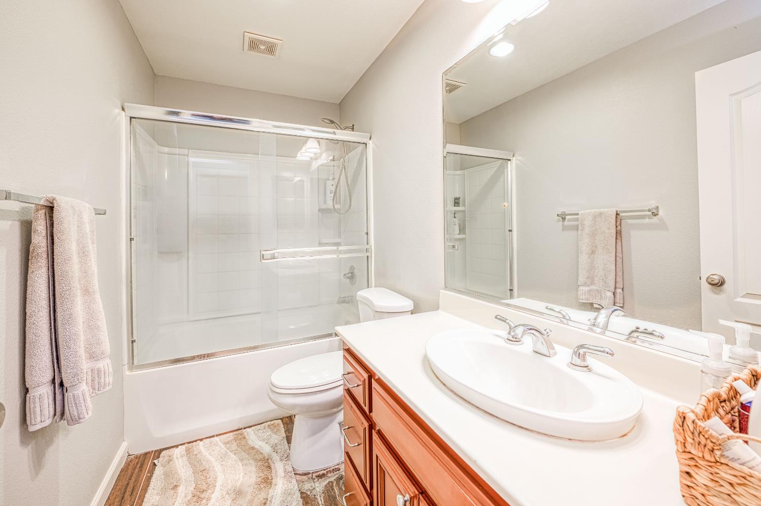 644 Serena Ave, Clovis, CA 93619