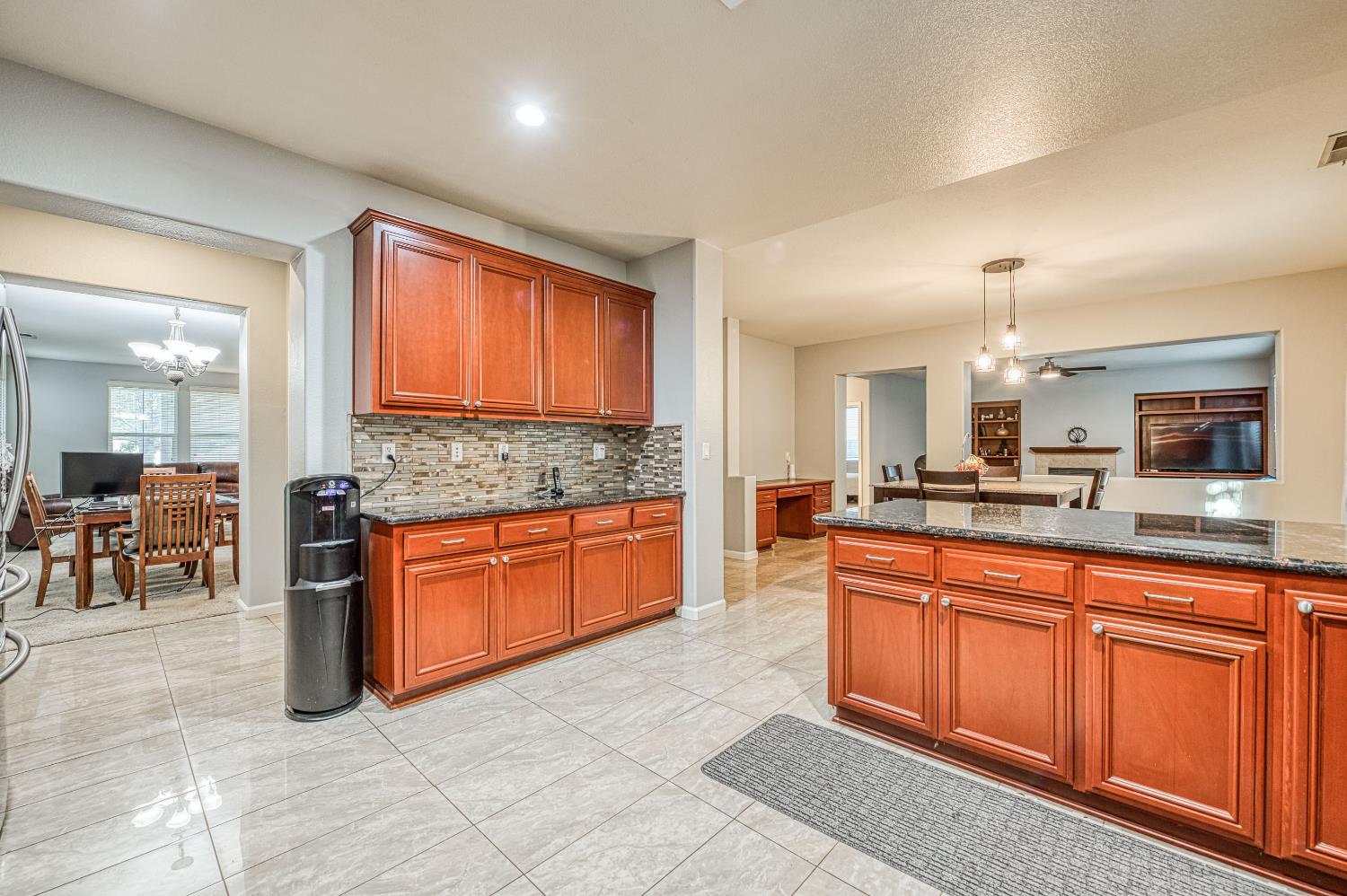 644 Serena Ave, Clovis, CA 93619