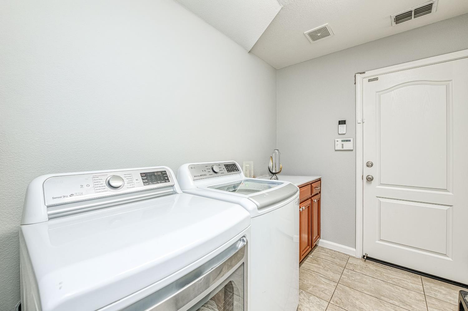 644 Serena Ave, Clovis, CA 93619