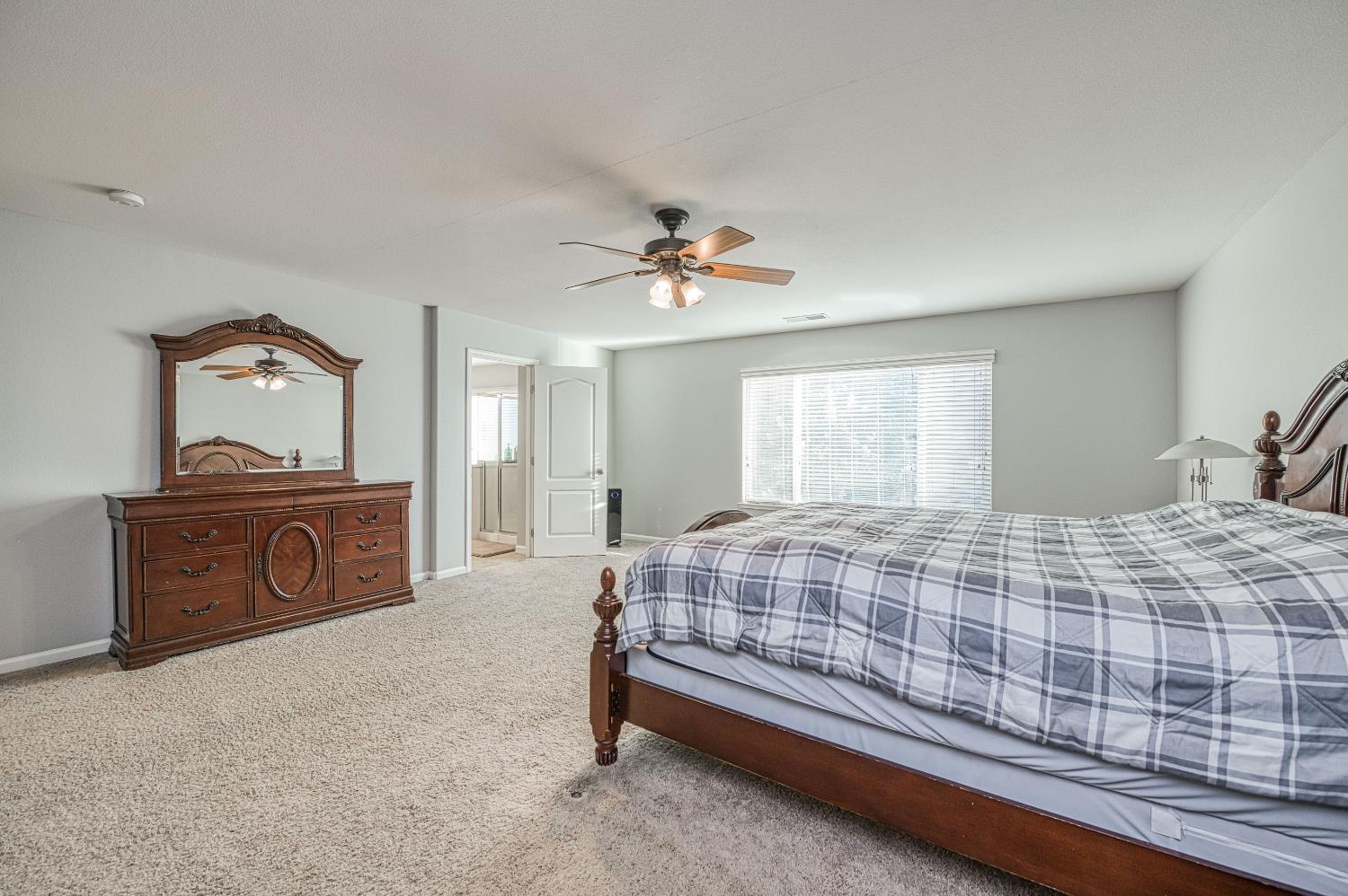 644 Serena Ave, Clovis, CA 93619