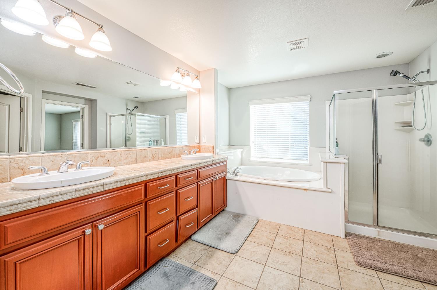 644 Serena Ave, Clovis, CA 93619