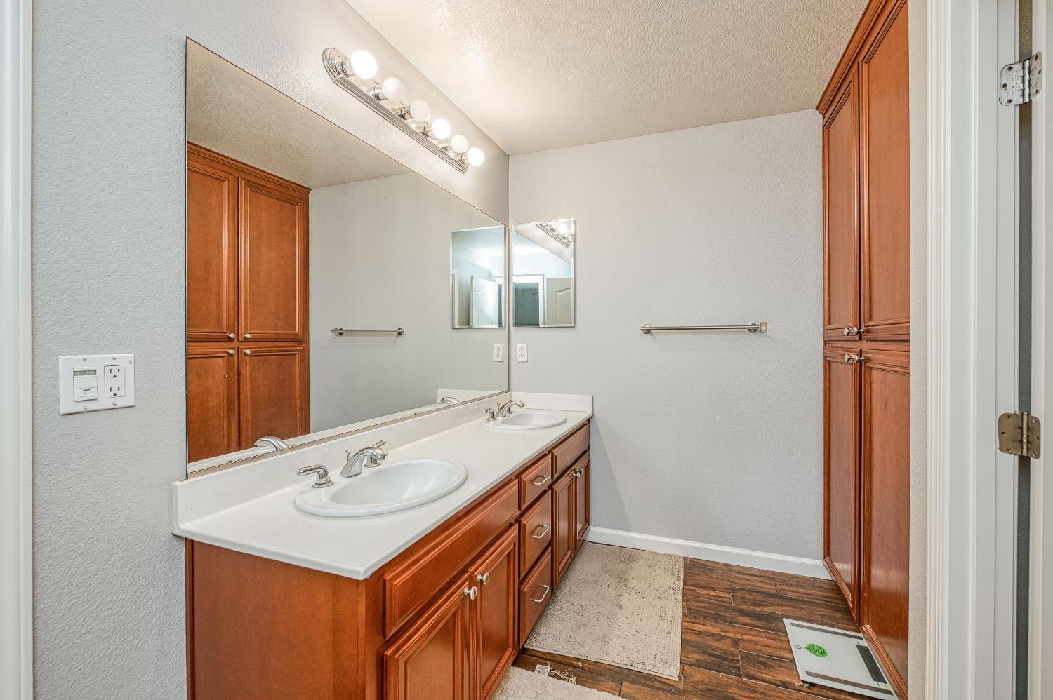 644 Serena Ave, Clovis, CA 93619