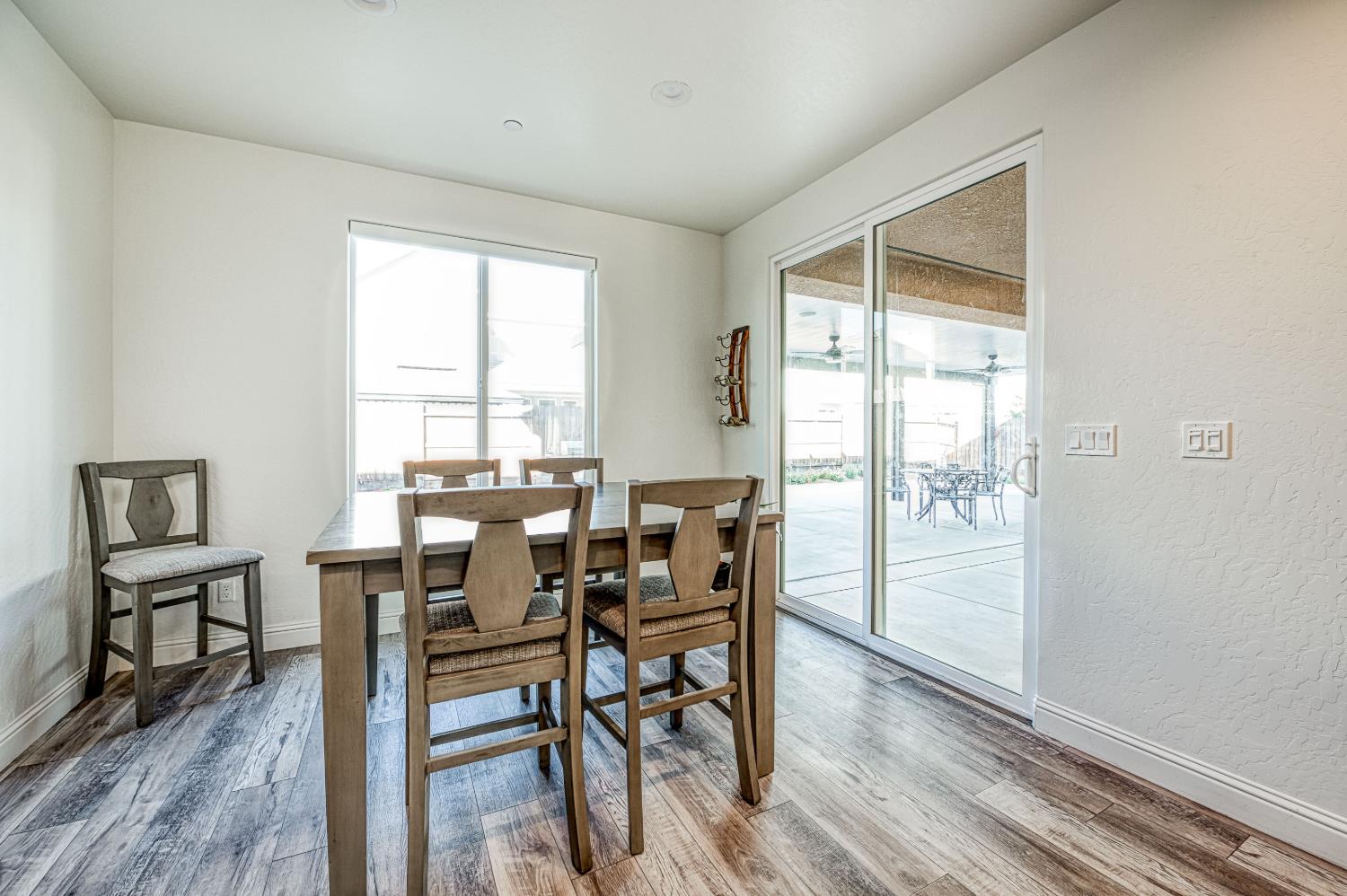 1676 Las Rosas Ave, Clovis, CA 93619