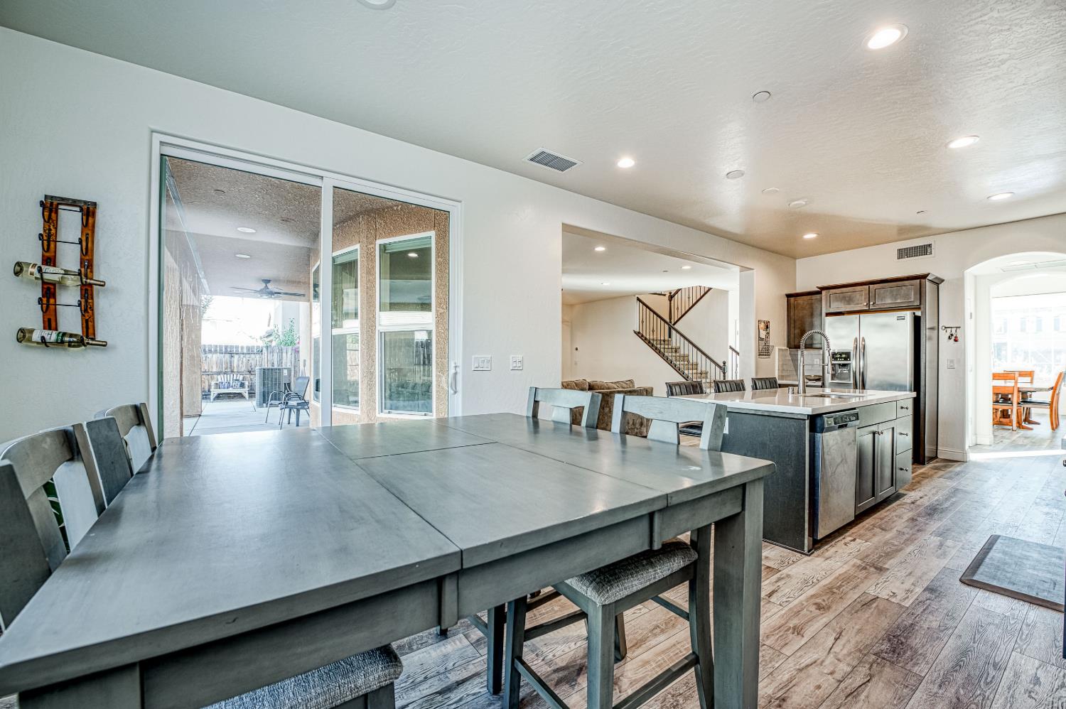 1676 Las Rosas Ave, Clovis, CA 93619