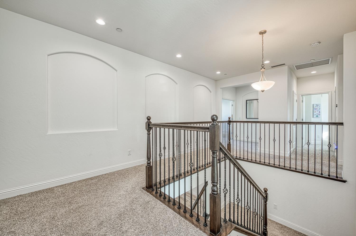 1676 Las Rosas Ave, Clovis, CA 93619