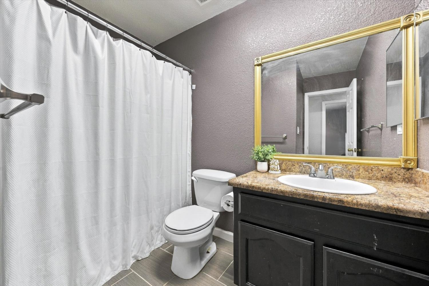 430 Avenida Ruiz, Delano, CA 93215