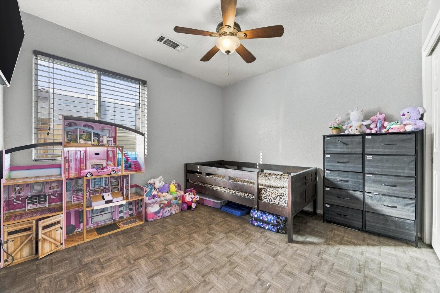 430 Avenida Ruiz, Delano, CA 93215