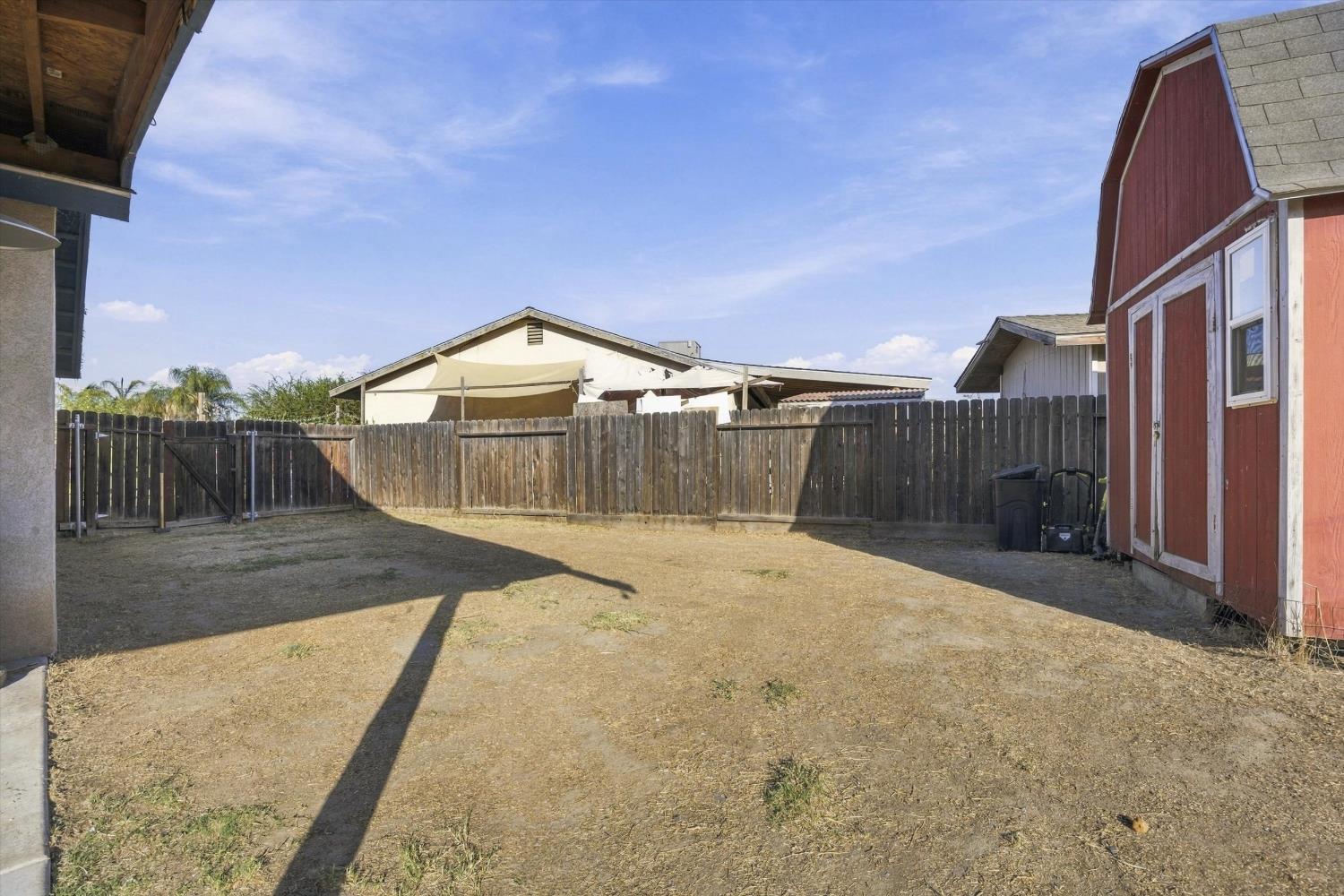 430 Avenida Ruiz, Delano, CA 93215