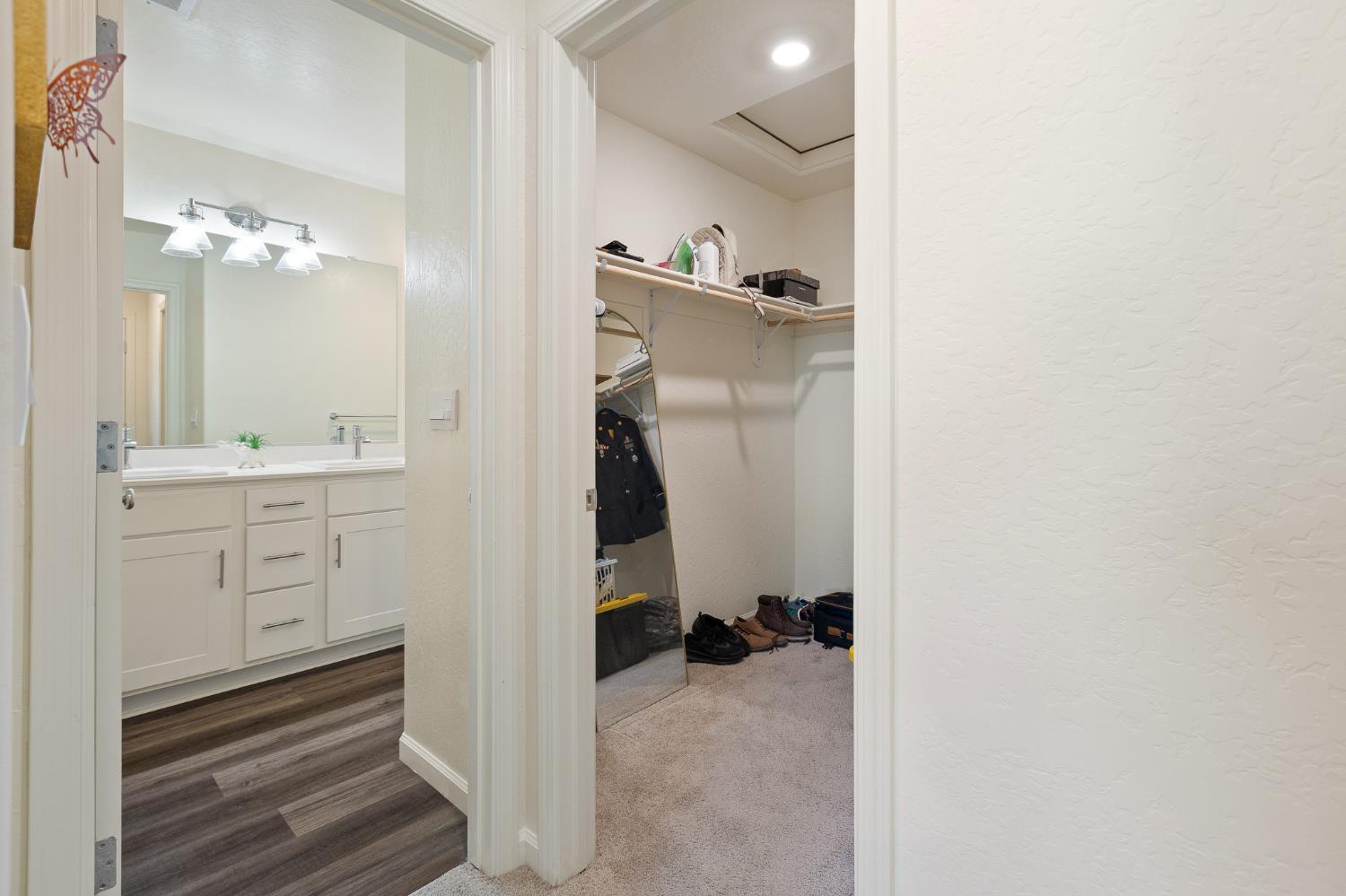 562 W Greenwood Ave, Woodlake, CA 93286