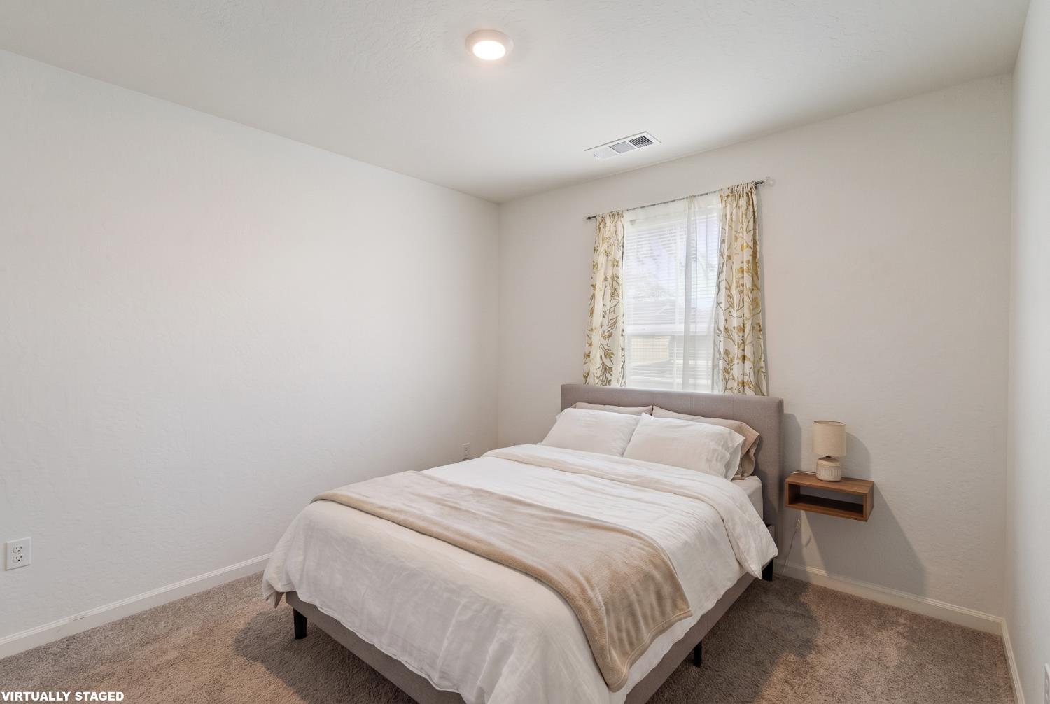 562 W Greenwood Ave, Woodlake, CA 93286