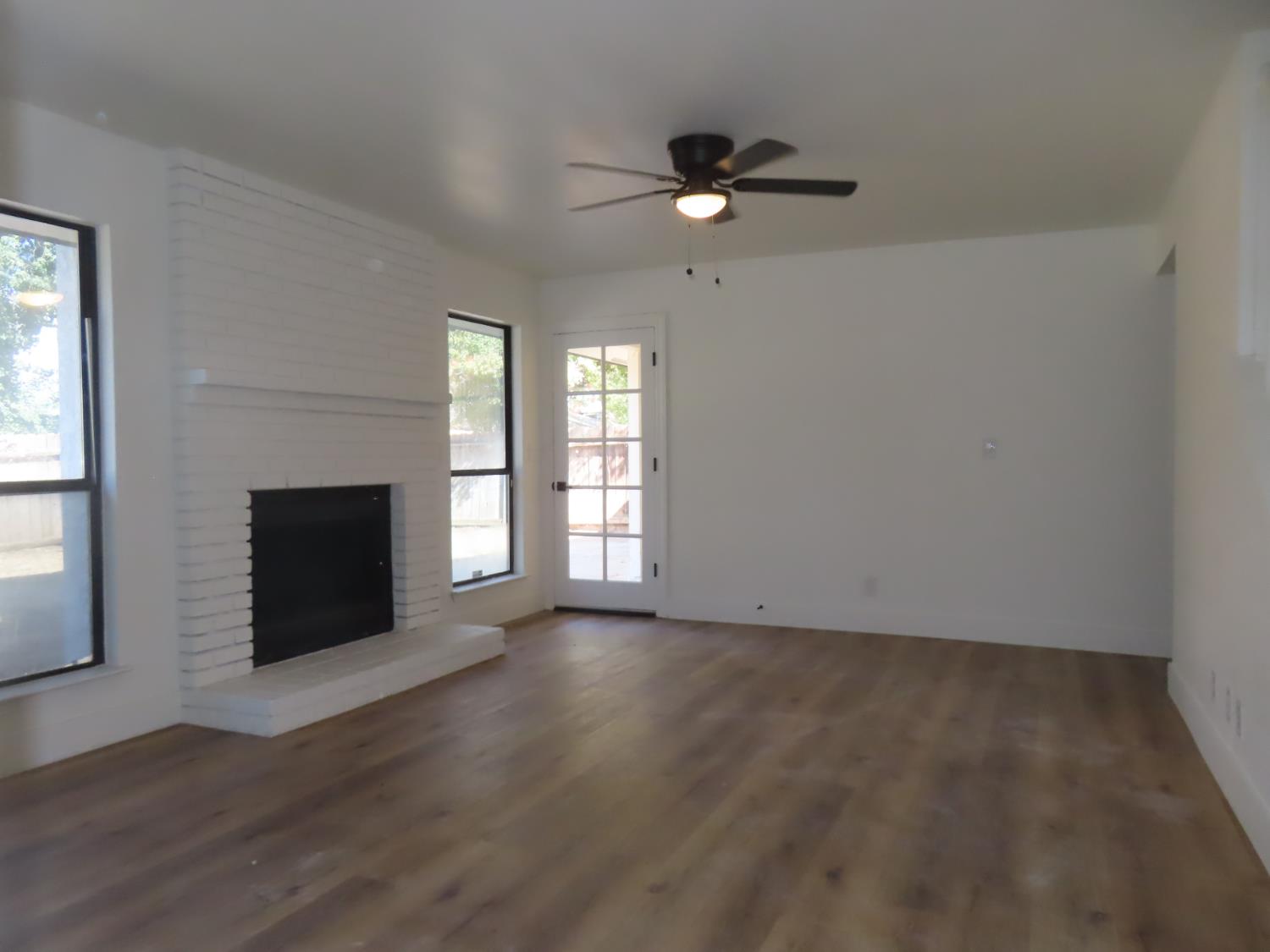 5807 E Washington Ave, Fresno, CA 93727