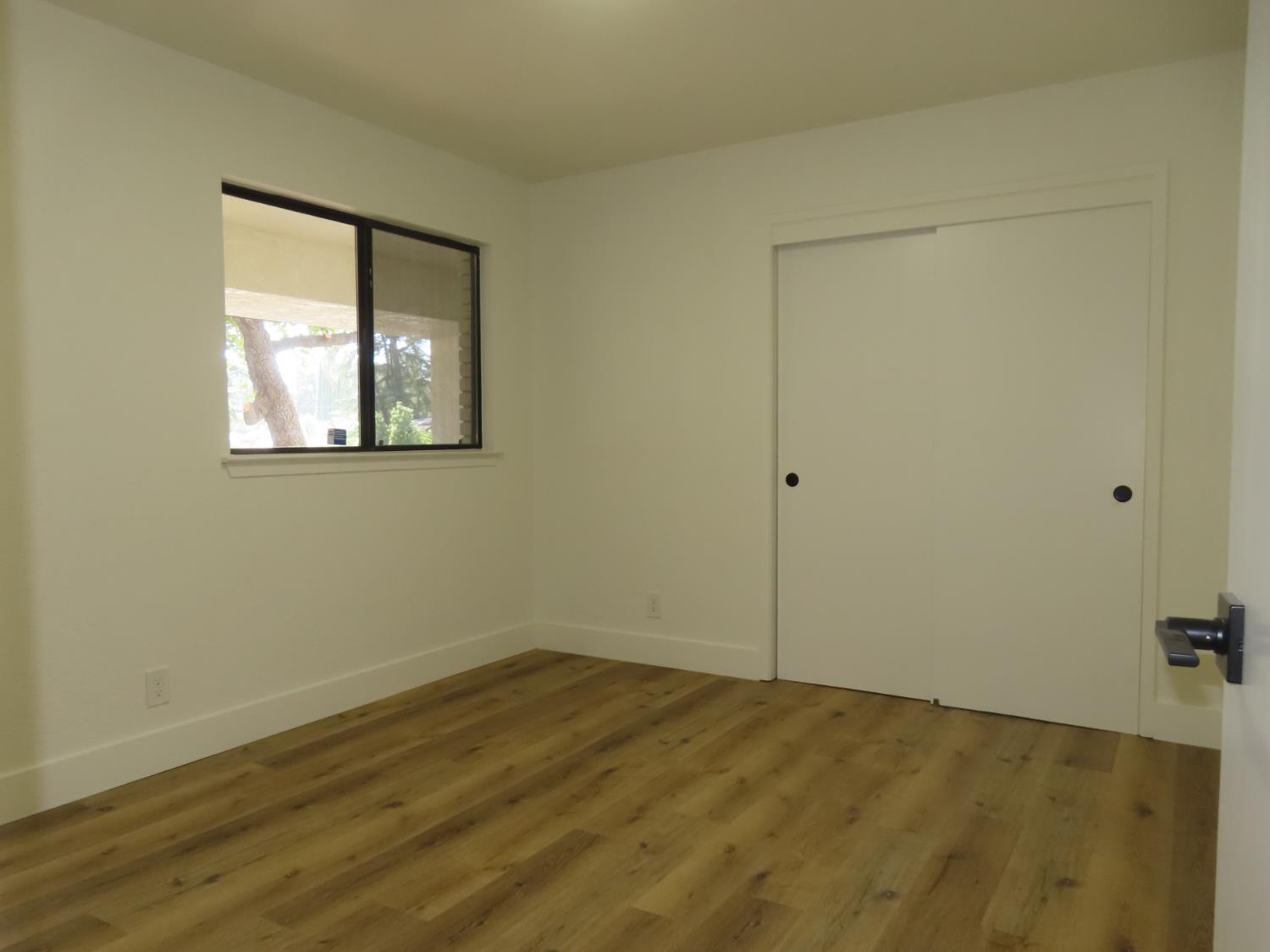 5807 E Washington Ave, Fresno, CA 93727