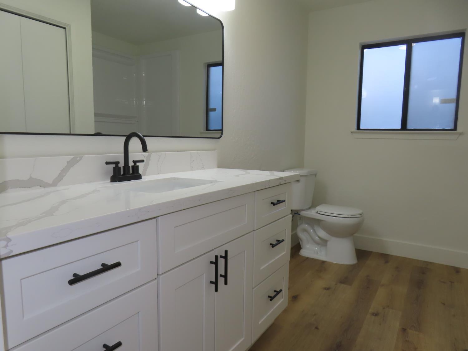 5807 E Washington Ave, Fresno, CA 93727