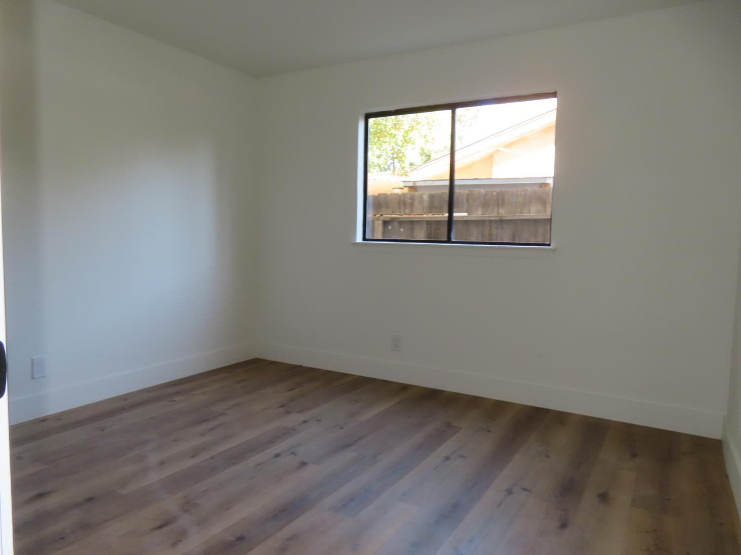 5807 E Washington Ave, Fresno, CA 93727