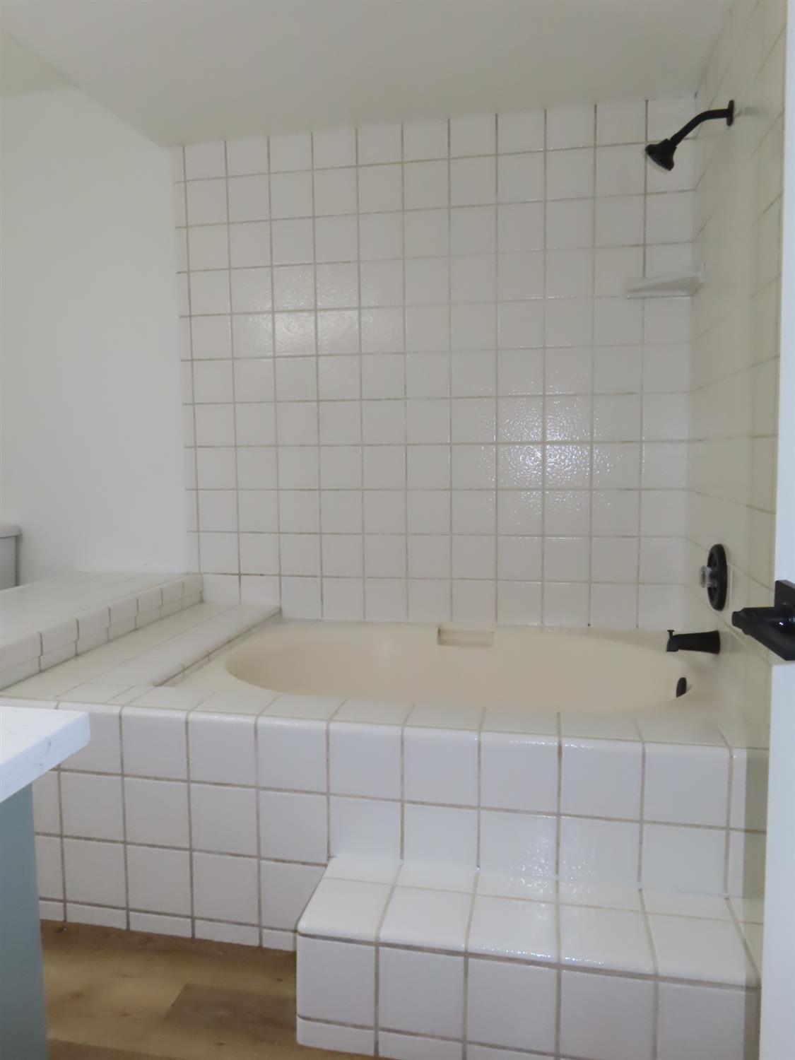 5807 E Washington Ave, Fresno, CA 93727