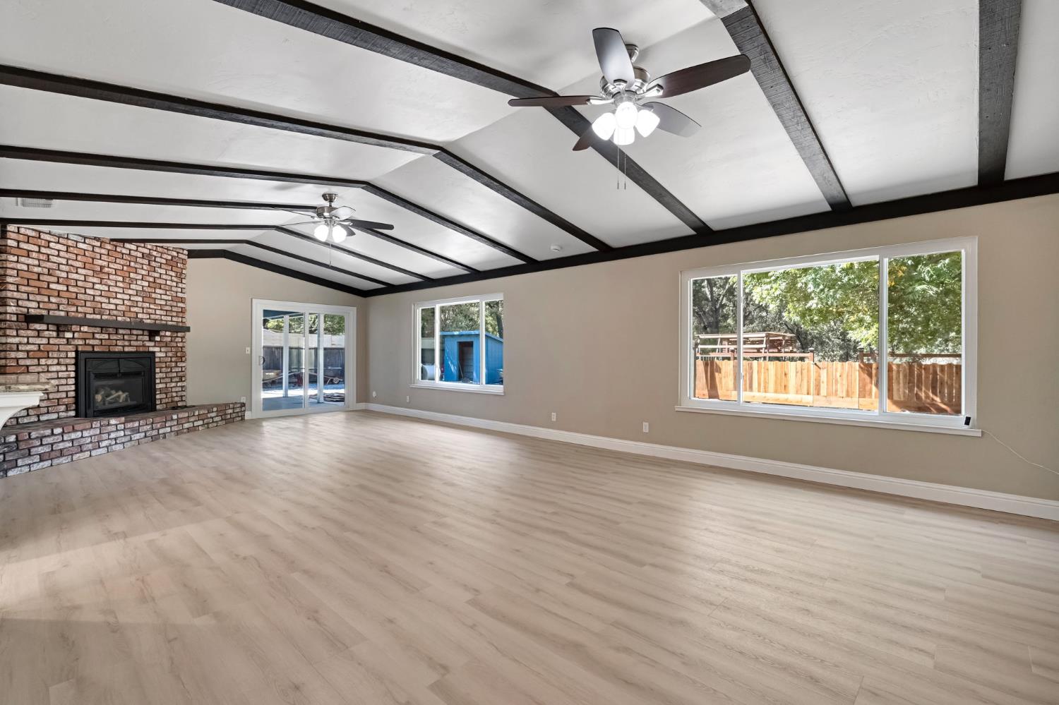 93 Trout Lake Dr, Sanger, CA 93657