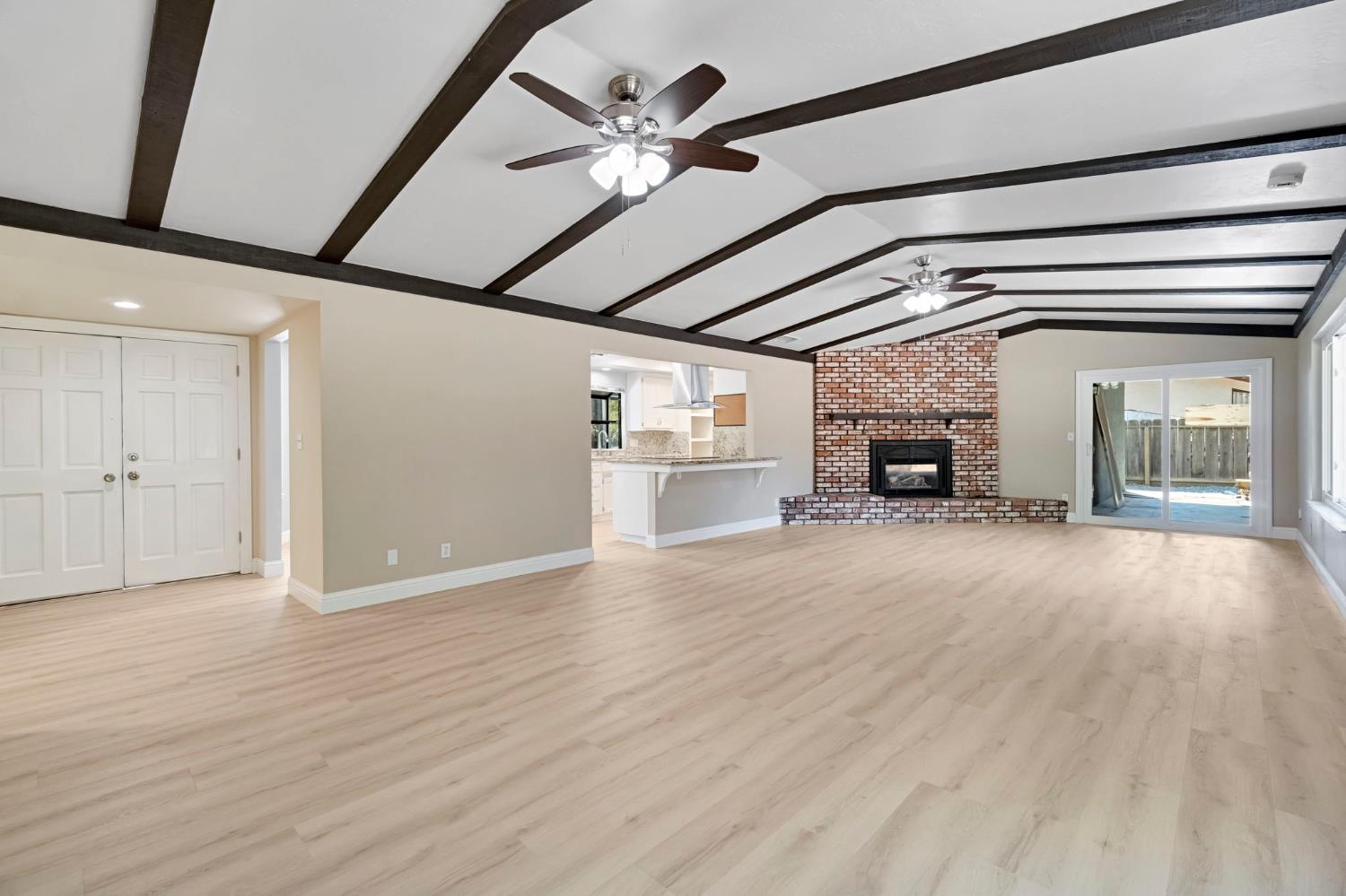 93 Trout Lake Dr, Sanger, CA 93657
