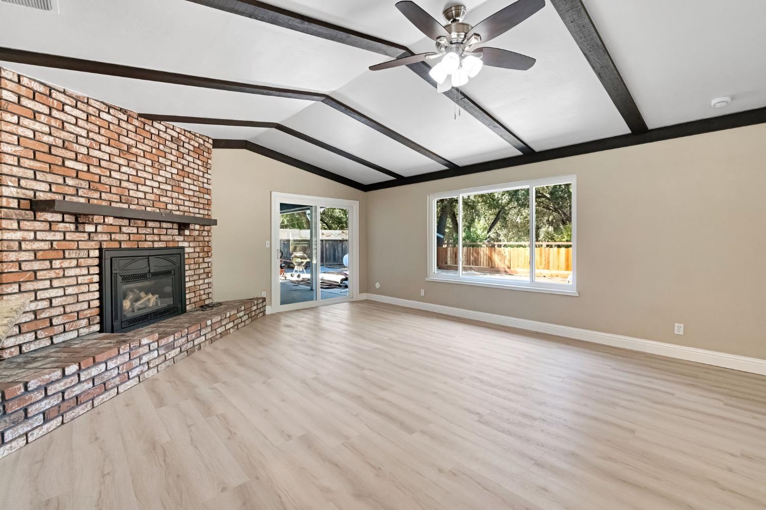 93 Trout Lake Dr, Sanger, CA 93657