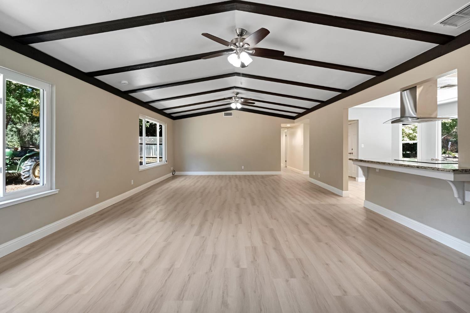 93 Trout Lake Dr, Sanger, CA 93657