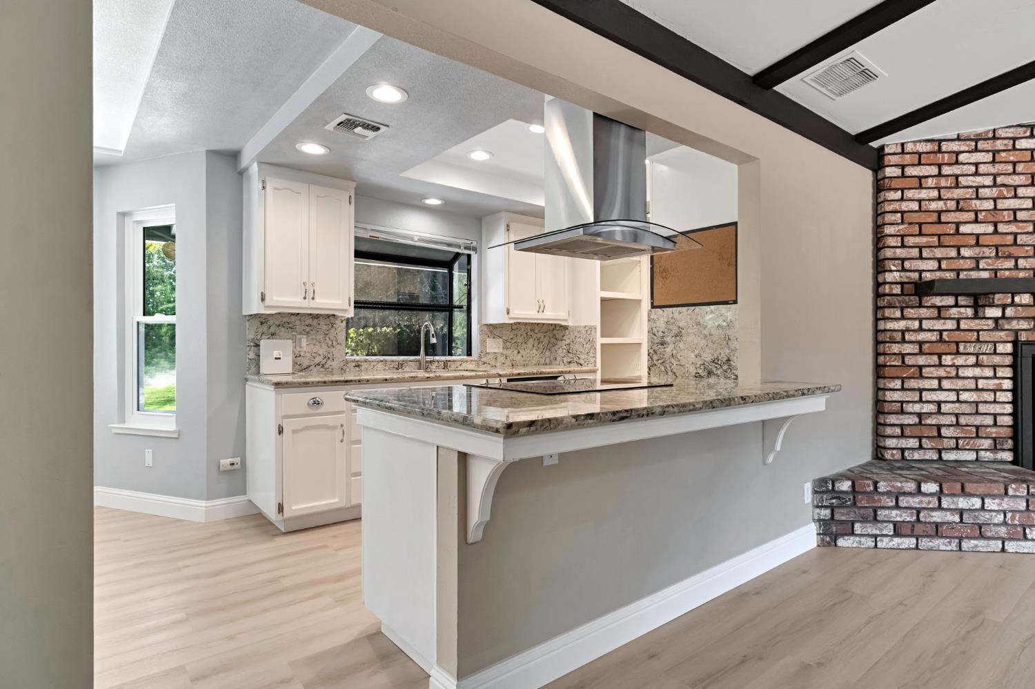 93 Trout Lake Dr, Sanger, CA 93657