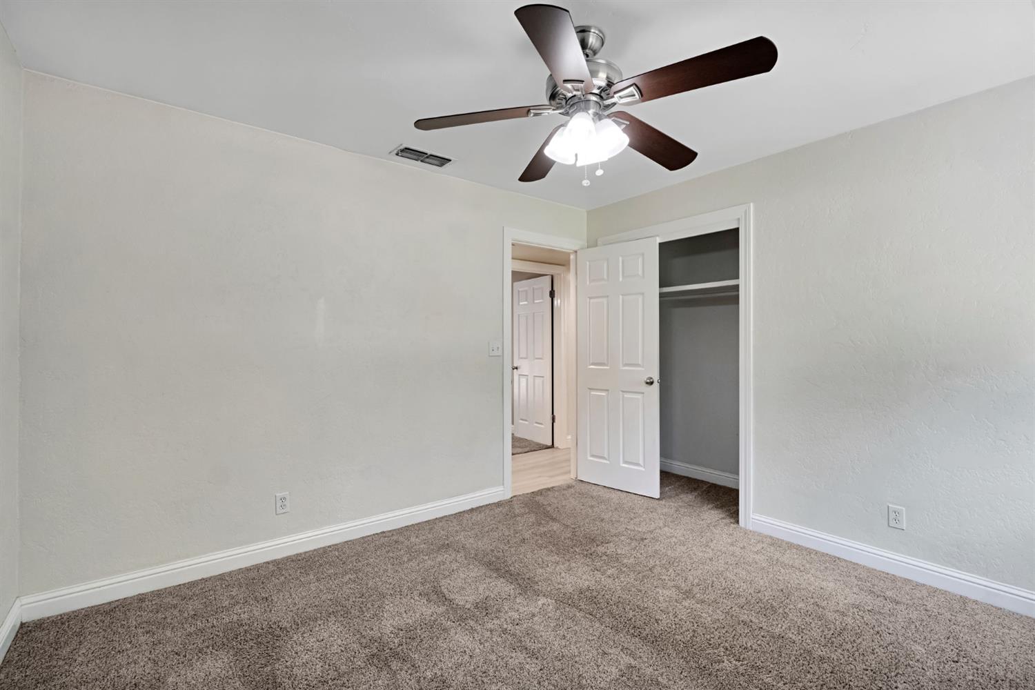 93 Trout Lake Dr, Sanger, CA 93657