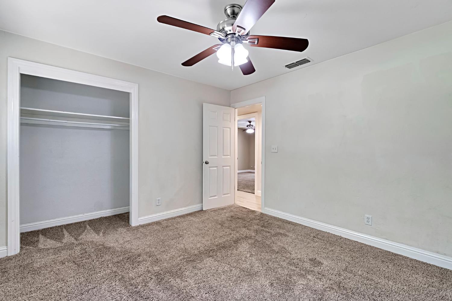 93 Trout Lake Dr, Sanger, CA 93657