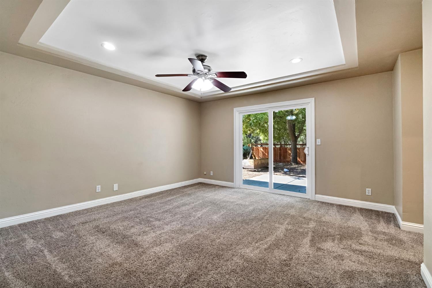 93 Trout Lake Dr, Sanger, CA 93657
