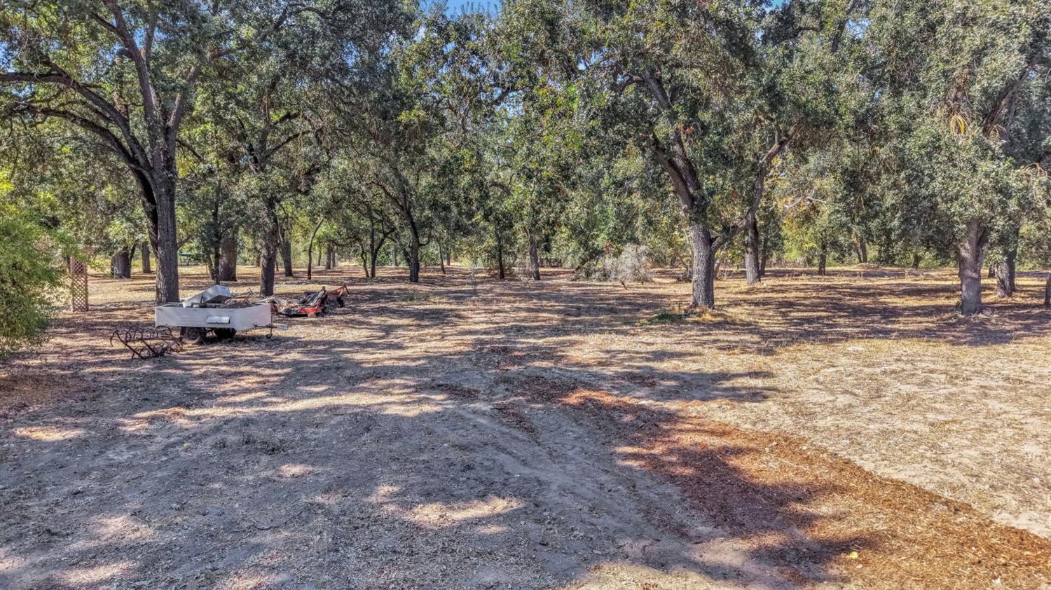 93 Trout Lake Dr, Sanger, CA 93657