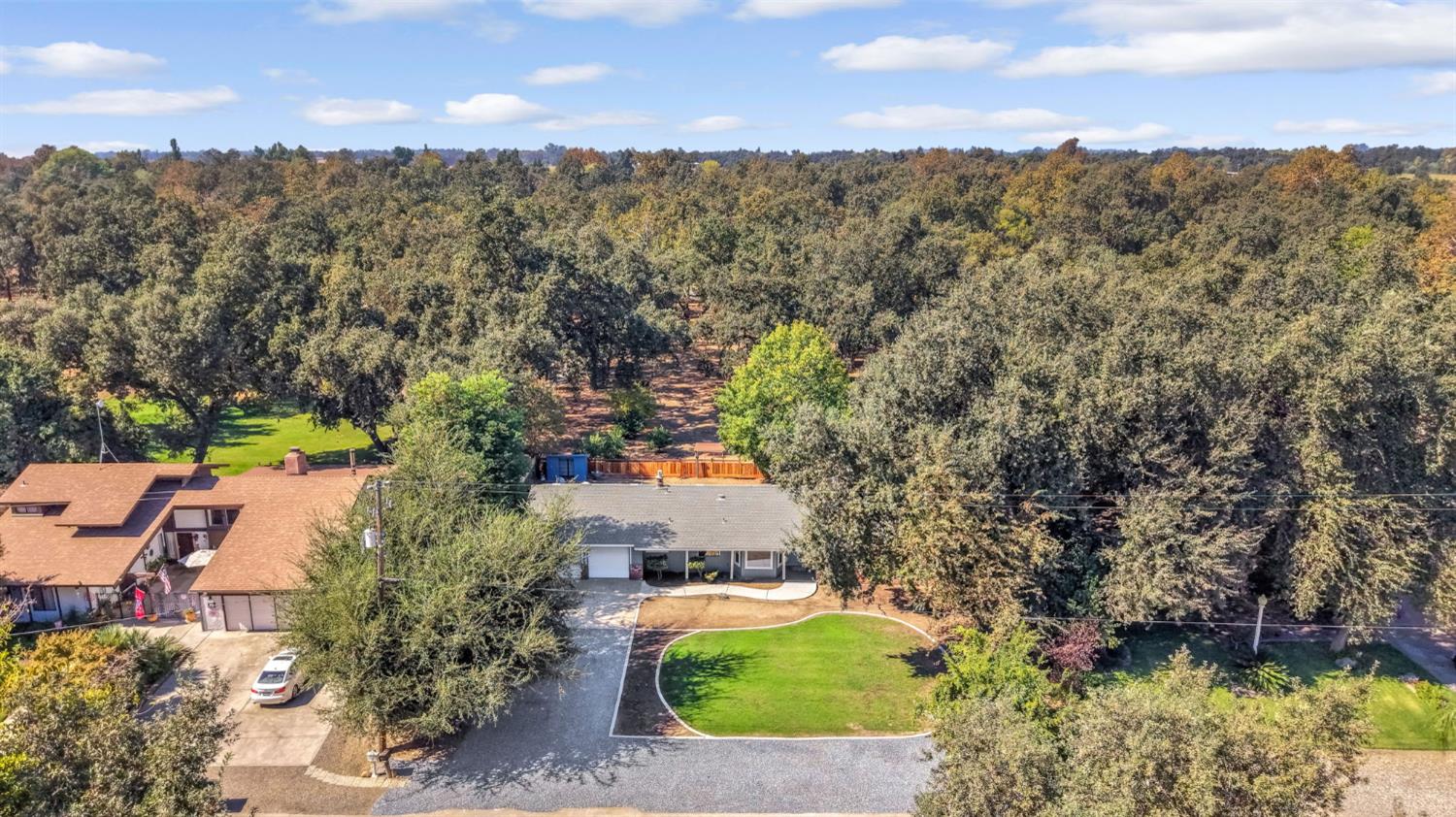 93 Trout Lake Dr, Sanger, CA 93657