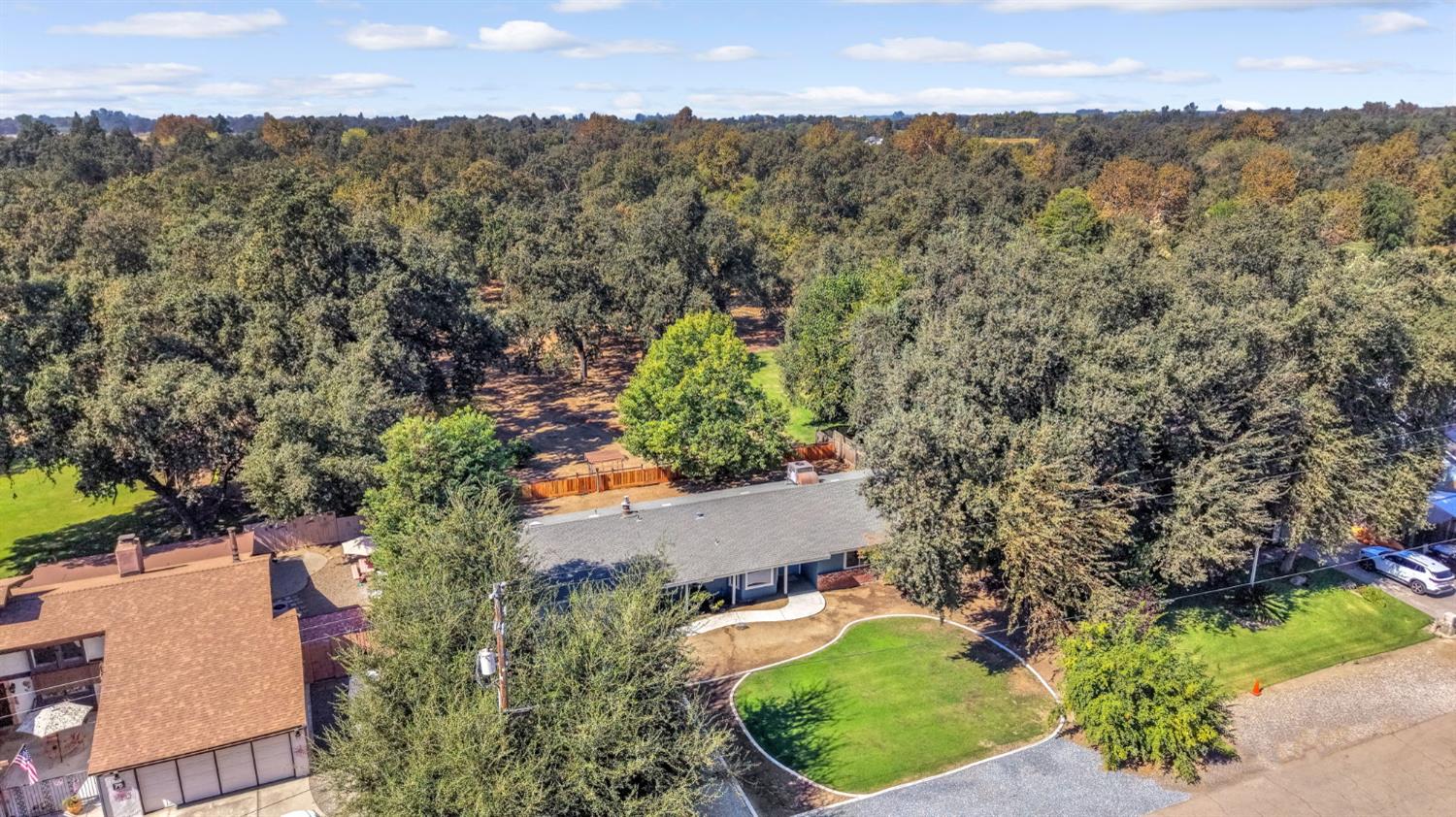 93 Trout Lake Dr, Sanger, CA 93657