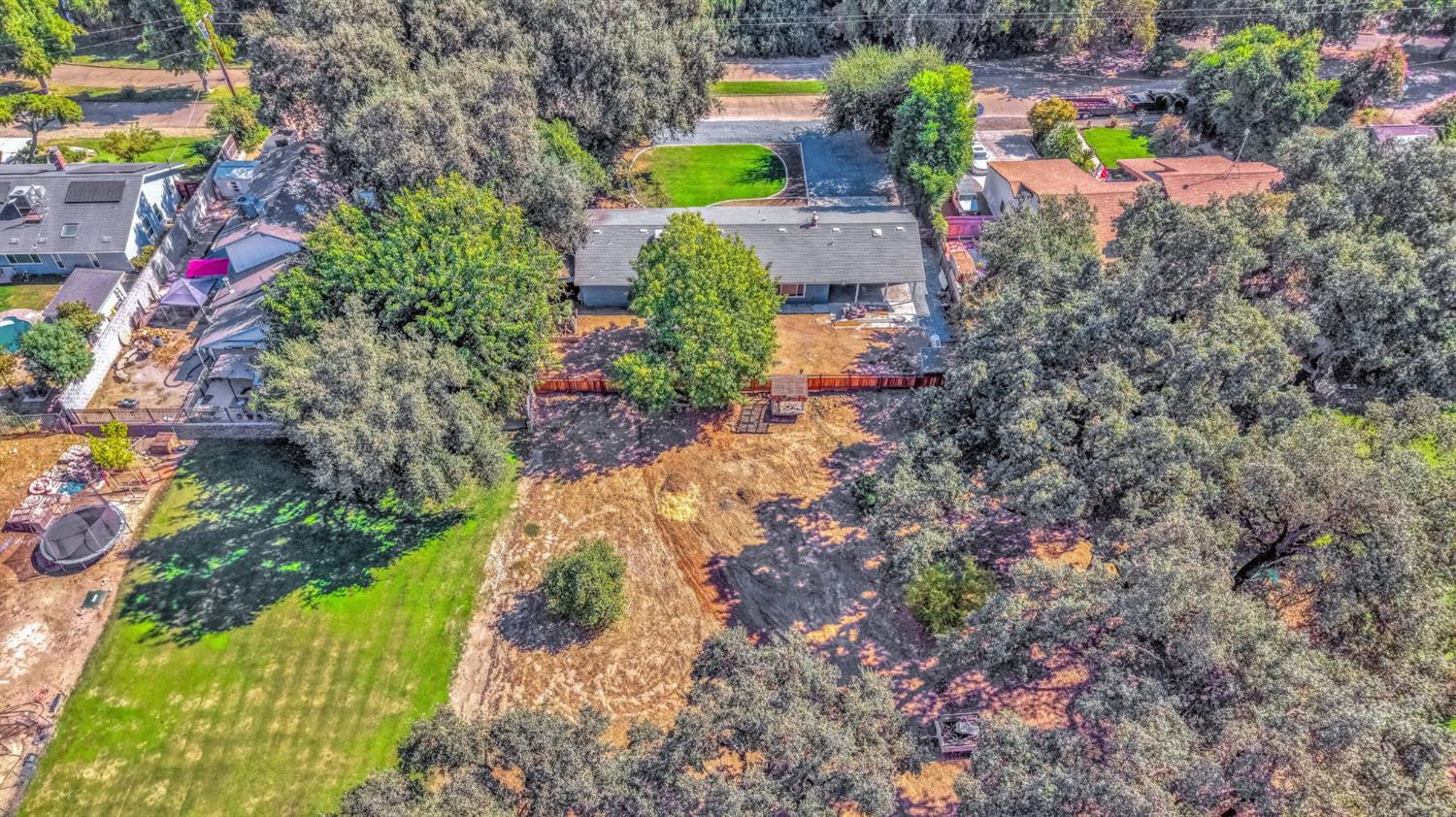 93 Trout Lake Dr, Sanger, CA 93657
