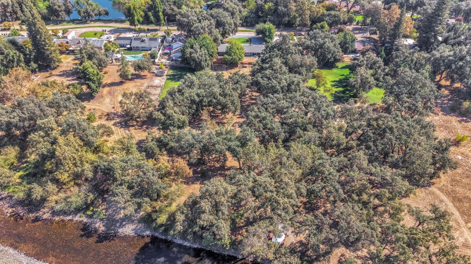 93 Trout Lake Dr, Sanger, CA 93657