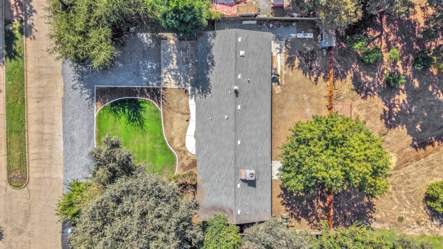 93 Trout Lake Dr, Sanger, CA 93657