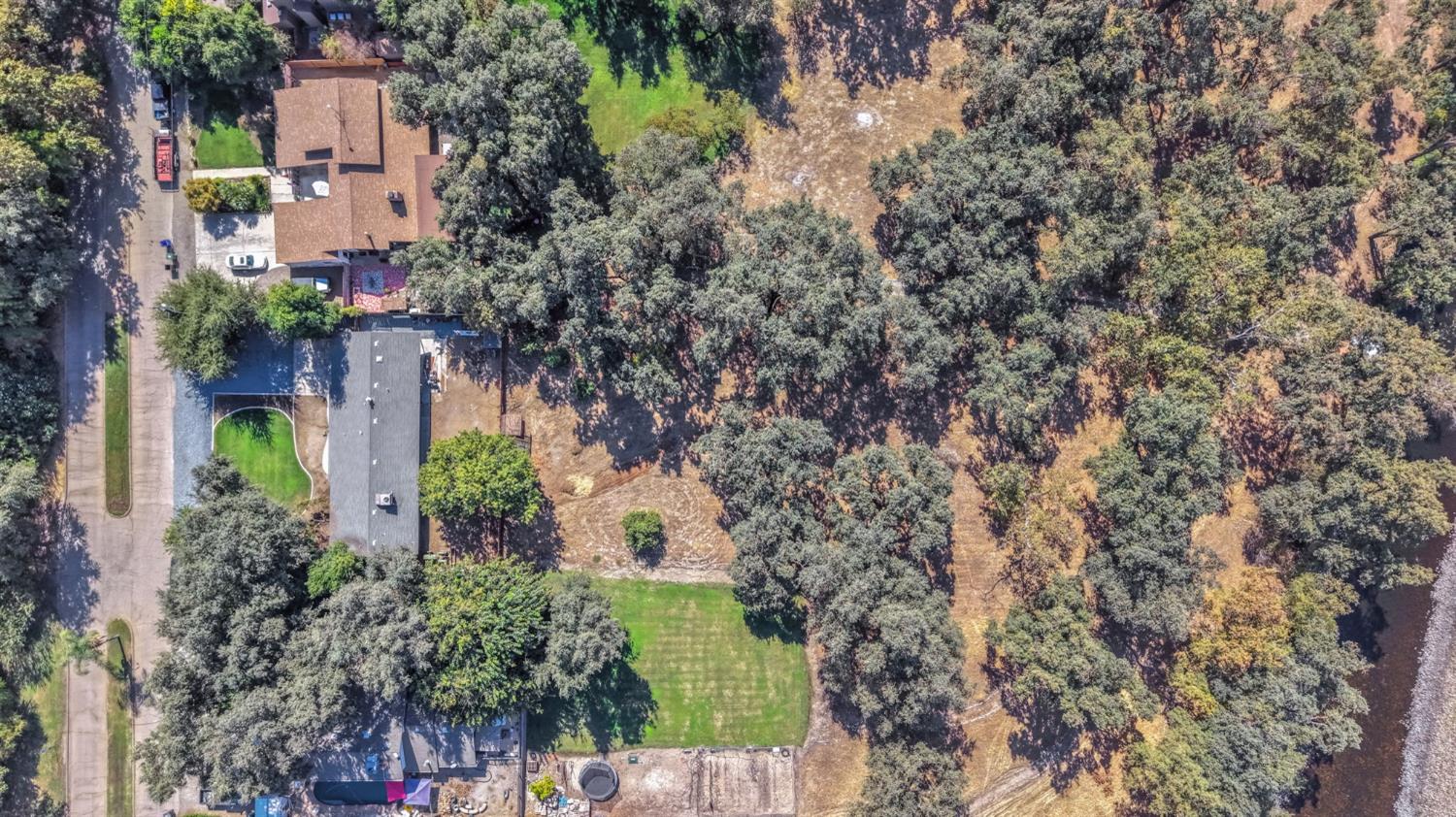 93 Trout Lake Dr, Sanger, CA 93657