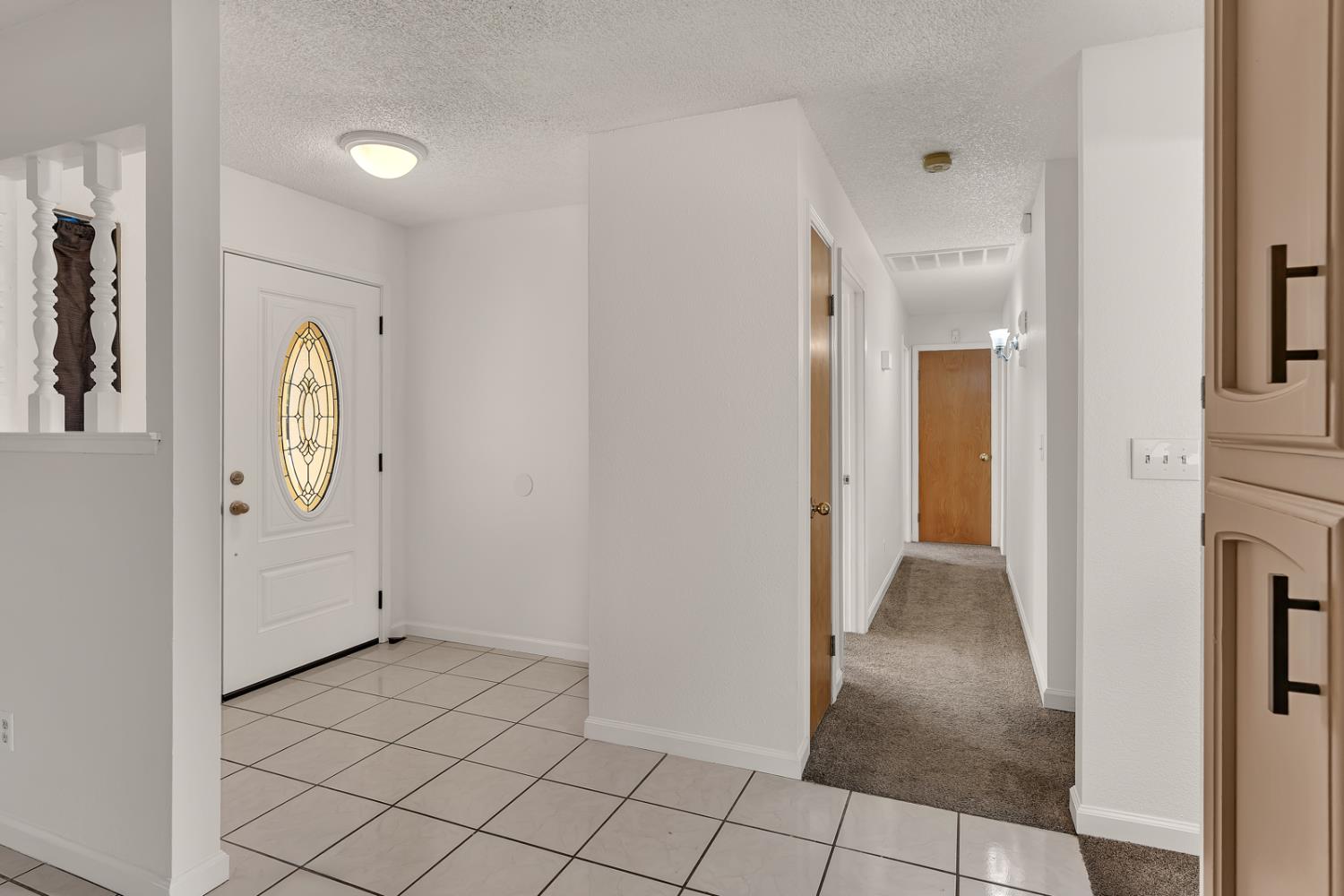 1220 Diamond Way, Madera, CA 93637