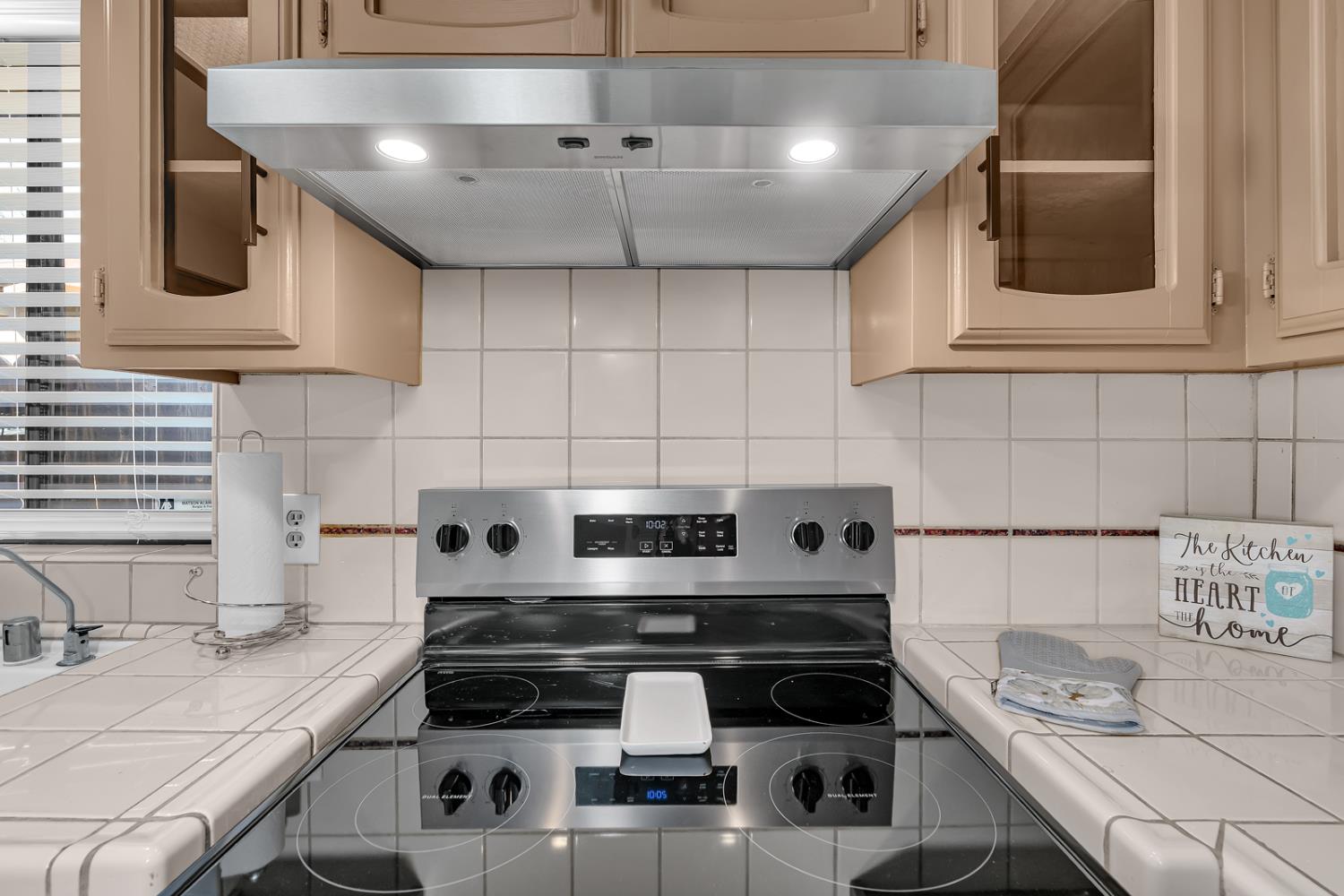 1220 Diamond Way, Madera, CA 93637